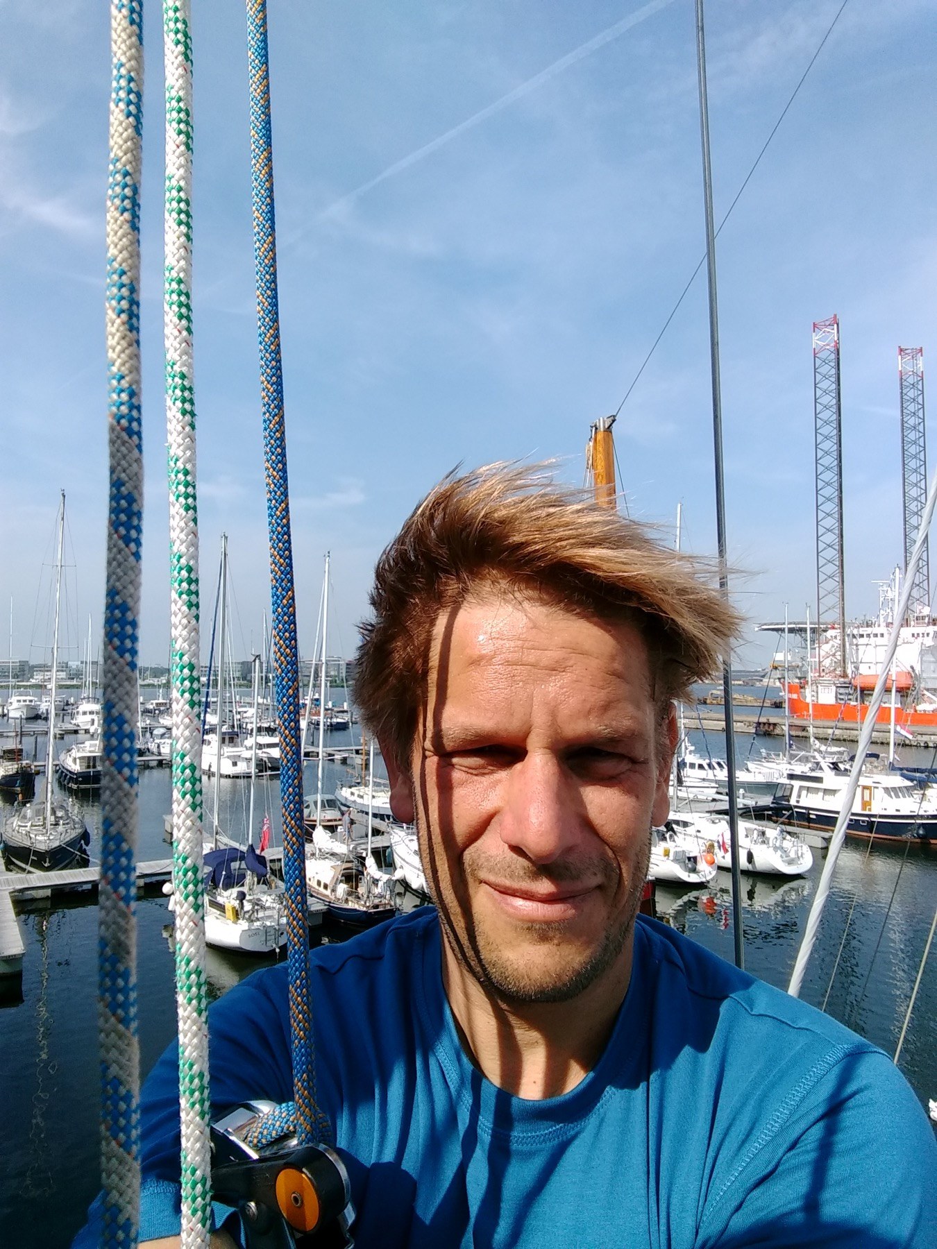 Aan het werk in de mast